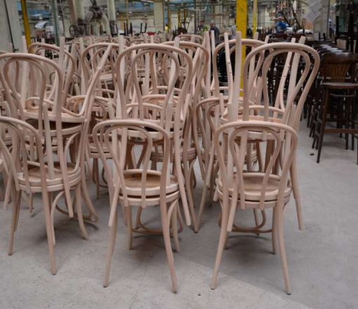 krzesła fabryki mebli giętych Fameg